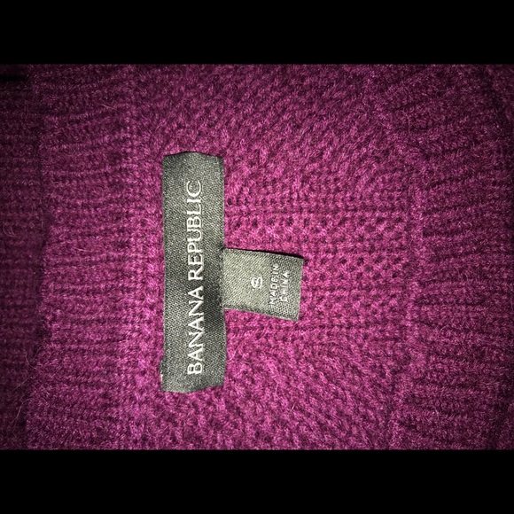 Banana Republic Sweater - Picture 4 of 4